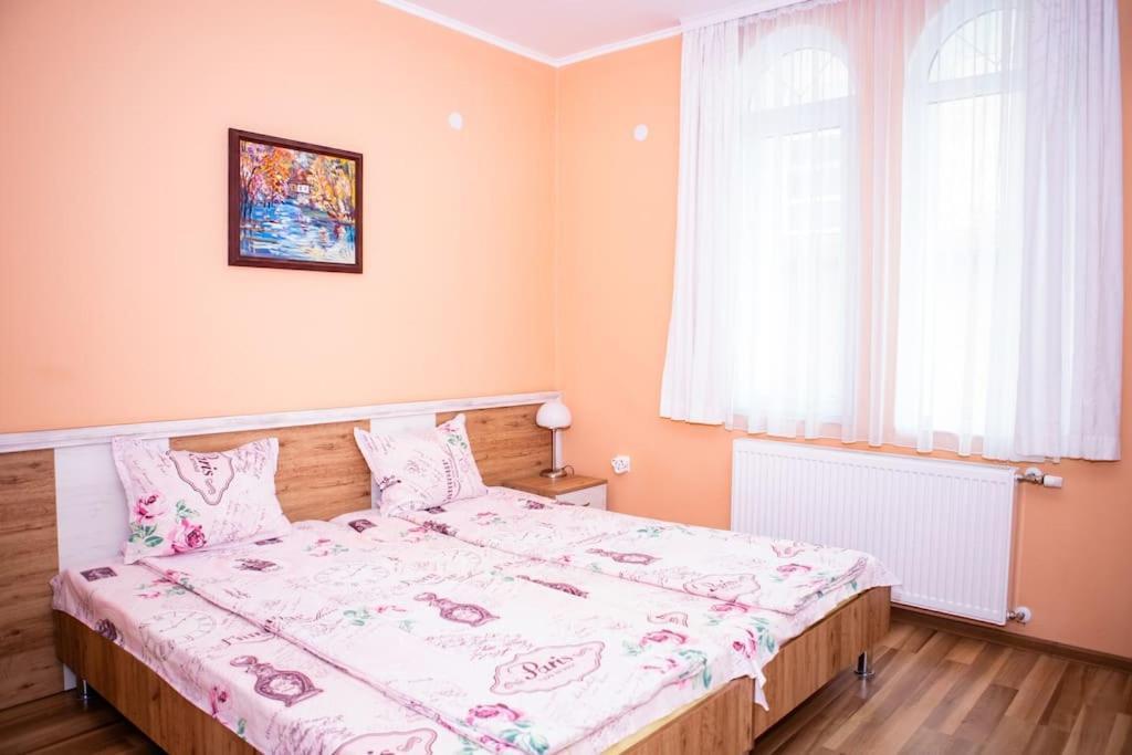 Lucky 2 Pavel Banya Exterior foto
